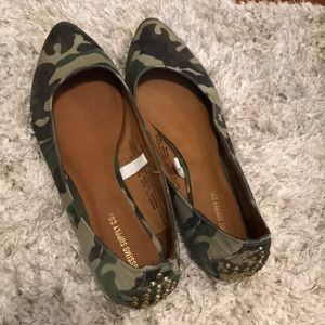 Camp flats with gold studs